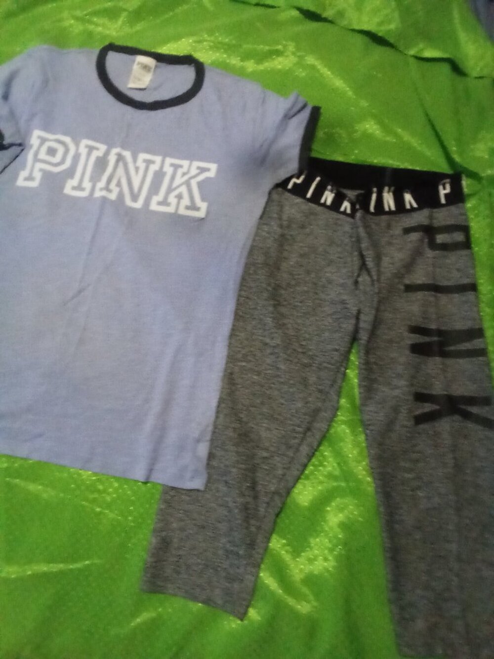 PINK TEE SHIRT and Cropped stretch pants 2 pieces as small